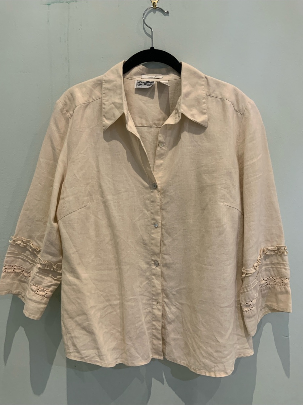 Women's Cream Button-Down Linen-Blend Shirt with Lace Trim